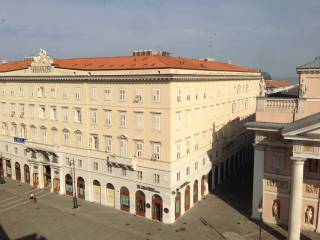 Appartamento in affitto a trieste via del teatro, 2