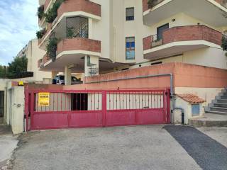 Garage in vendita a sassari via carlo ruggiu, 34