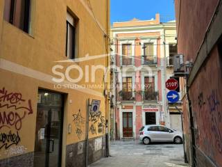 Negozio in vendita a cagliari via sicilia