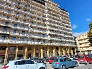 Appartamento in vendita a caltagirone piazza vincenzo bellini, 3