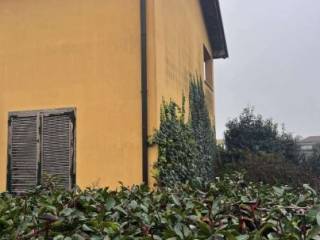 Villa a schiera all'asta a caselle lurani via verdi, 8