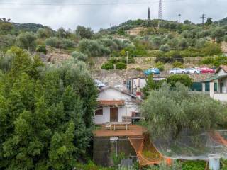 Casa indipendente in vendita a imperia via calvi