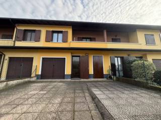 Villa a schiera in vendita a camisano via angelo cavalli