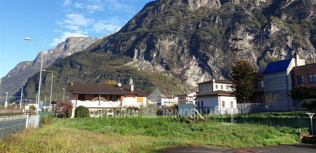 terreno edificabile in vendita a Novate Mezzola
