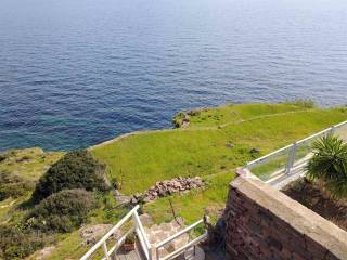 Casa indipendente in vendita a capraia isola 