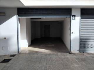 Garage in vendita a bari via giuseppe massari, 37c