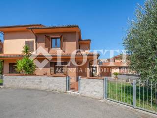 Villa a schiera in vendita a calcinaia via del tiglio,, 185