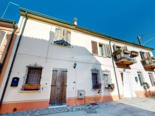 Casa indipendente in vendita a mantova via ferdinando negri 3