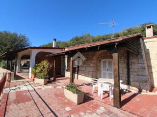 Casa indipendente in vendita a fasano contrada monte cannone