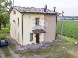 Casa indipendente in vendita a fidenza san faustino, 5