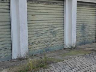 Garage in vendita a lainate via varese , 6