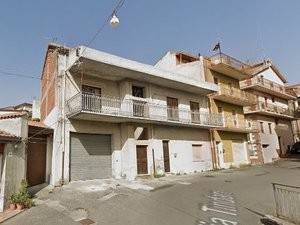 Villa all'asta a francavilla di sicilia via tindari, 22/24, 98034 francavilla di sicilia me, italia