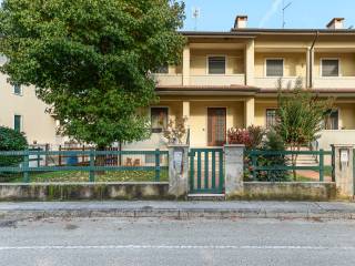 Villa bifamiliare in vendita a malo viale divisione julia