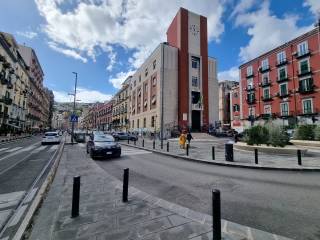 Negozio in affitto a napoli riviera di chiaia