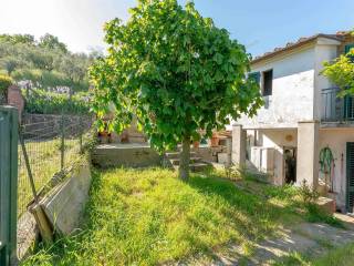 Casa indipendente in vendita a carmignano piazza matteotti