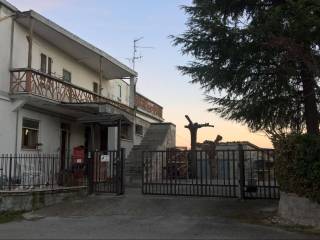 Villa bifamiliare in in affitto da privato a casoli contrada laroma, 137