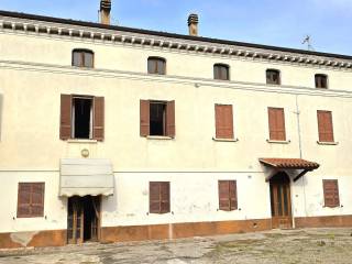 Cascina in vendita a goito strada molino nuovo, 10