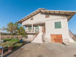 Casa indipendente in vendita a roseto degli abruzzi via pagliaccetti, 86