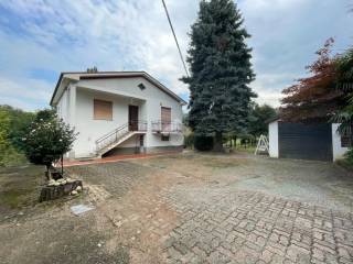 Casa indipendente in vendita a canelli via arnaldo strucchi, 5