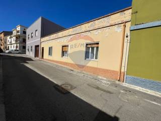 Casa indipendente in vendita a cagliari via santa bernadette, 32