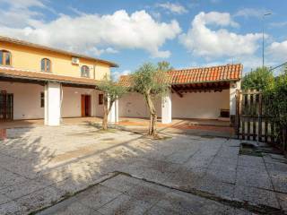 Casa indipendente in vendita a campi bisenzio via torricella