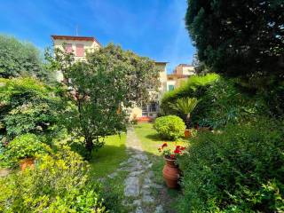 Villa bifamiliare in vendita a pistoia via selvaggia vergiolesi, 45