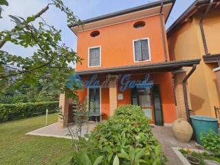 Villa in vendita a castelnuovo del garda via marengo, 4