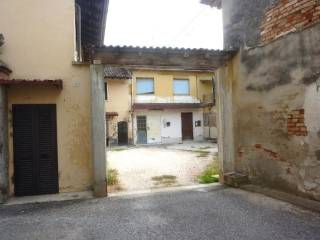 Casa indipendente all'asta a paderno ponchielli via gerolamo vida, 16