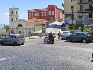 Garage in vendita a napoli via girolamo santacroce, 19