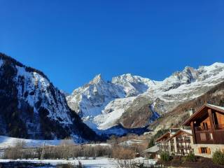 Garage in vendita a courmayeur strada la montoux, 10