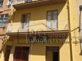 Casa indipendente in vendita ad alcamo cortile bambina