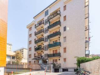 Garage in vendita a bresso via eugenio villoresi, 33