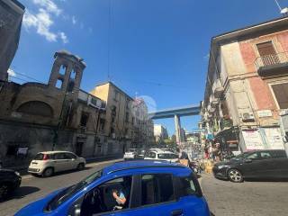 Negozio in affitto a napoli via arenaccia