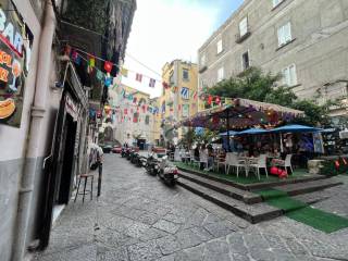 Negozio in vendita a napoli piazzetta rosario di palazzo, 15