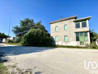 Villa in vendita a montichiari via tre innocenti