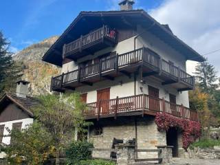 Appartamento in vendita a courmayeur strada grand ru