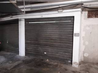 Garage in affitto a torino via barbaresco