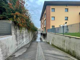 Garage in affitto a salò via enrico fermi