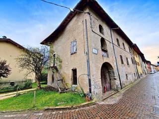 Casa indipendente in vendita a castelnuovo via armando diaz