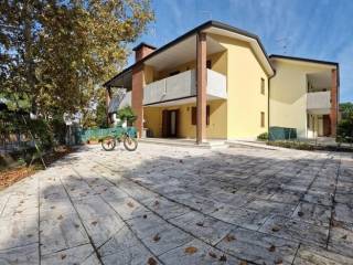 Villa a schiera in vendita a comacchio viale del bosco