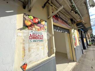 Garage in affitto ad aversa via arturo garofano, 19