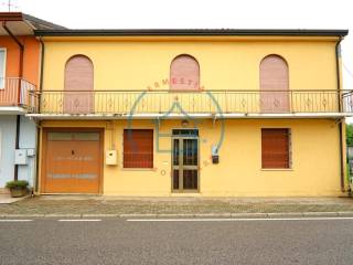 Casa indipendente in vendita a casale di scodosia via onorio de luca