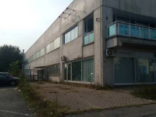 Capannone industriale in affitto a borgaro torinese via liguria