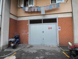 Garage in vendita a genova via bari, 174r