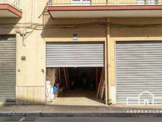 Garage in vendita a ostuni via avv. d. cirignola, ostuni, br s.n.c.