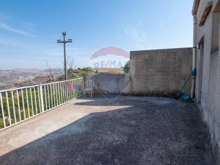 Casa indipendente in vendita a caltagirone via trapani, 17