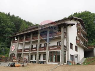 Albergo in vendita a villa minozzo via del riaccio, 56