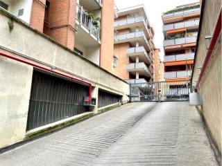 Garage in vendita a torino via delleani, 9