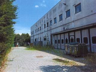 Capannone industriale in vendita a turate via carlo cattaneo, 25