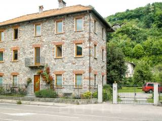 Casa indipendente in vendita a borgosesia viale varallo 130